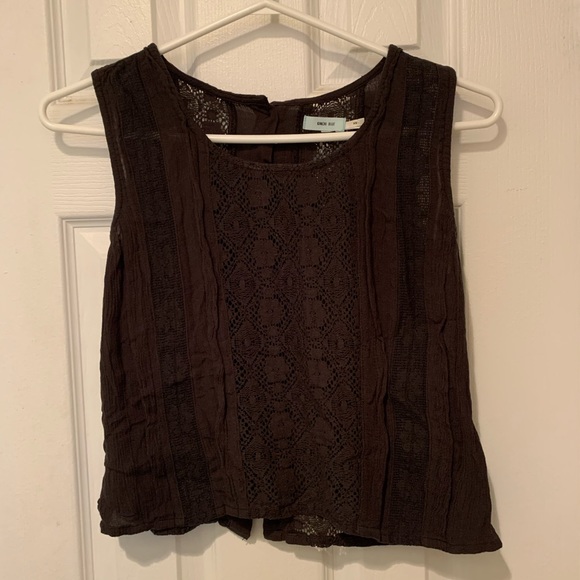 Black cropped lace tank top - Picture 1 of 4